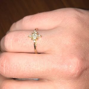 14kt gold New dainty North Star ring sz 7 ❤️